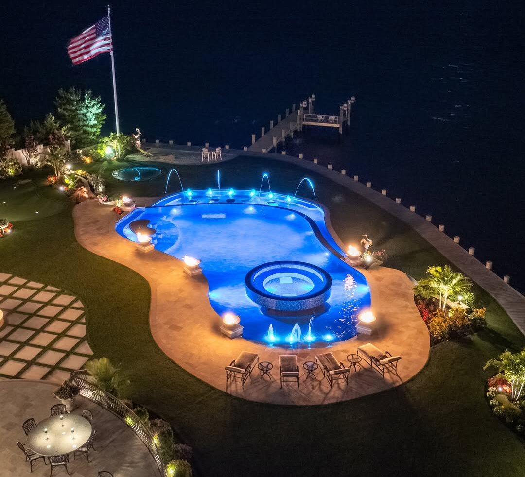 Why Is Travertine Around Pool an Ideal Choice? Ivory Travertine Pool Deck