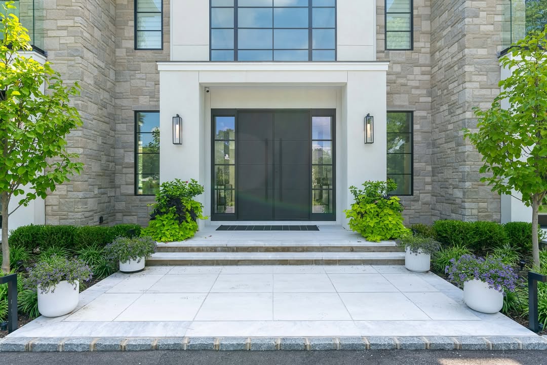 Porcelain Pavers Paired with a Marble