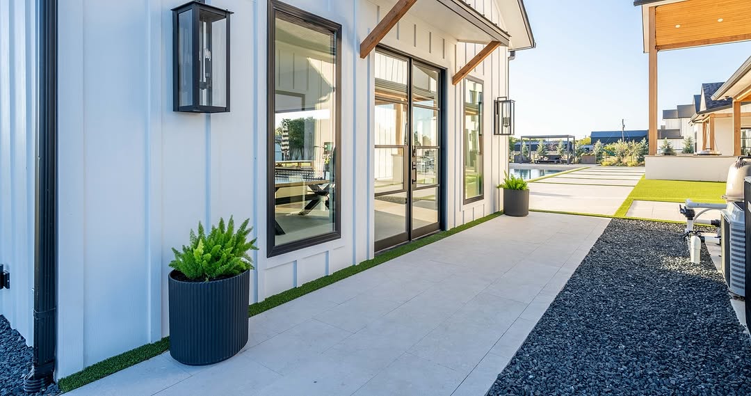 Gravel and Stepping Stone Walkway