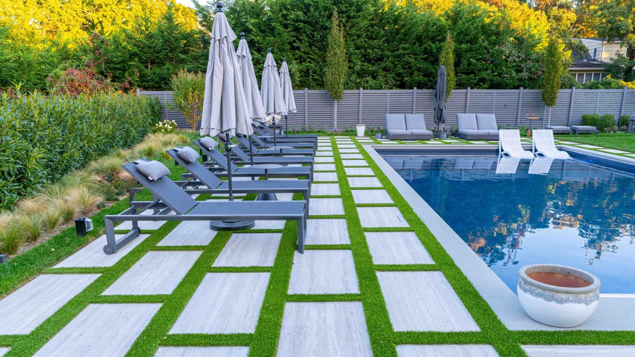 Floating Porcelain Slab and Grass Integration Pool Deck