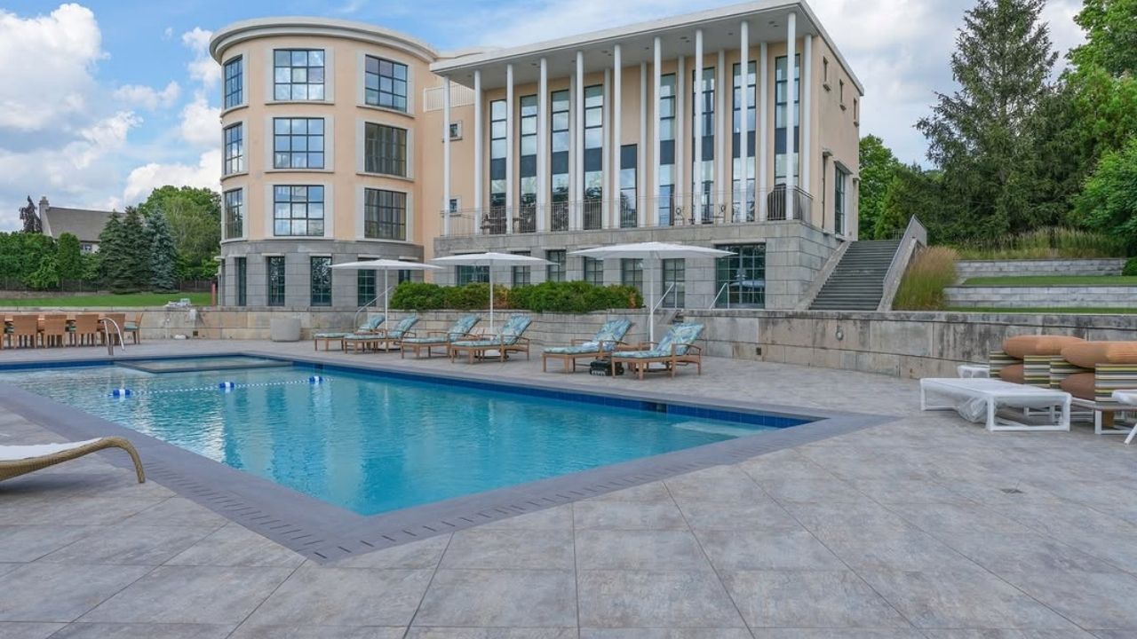Why Are Porcelain Pavers Safer Around Pools 1