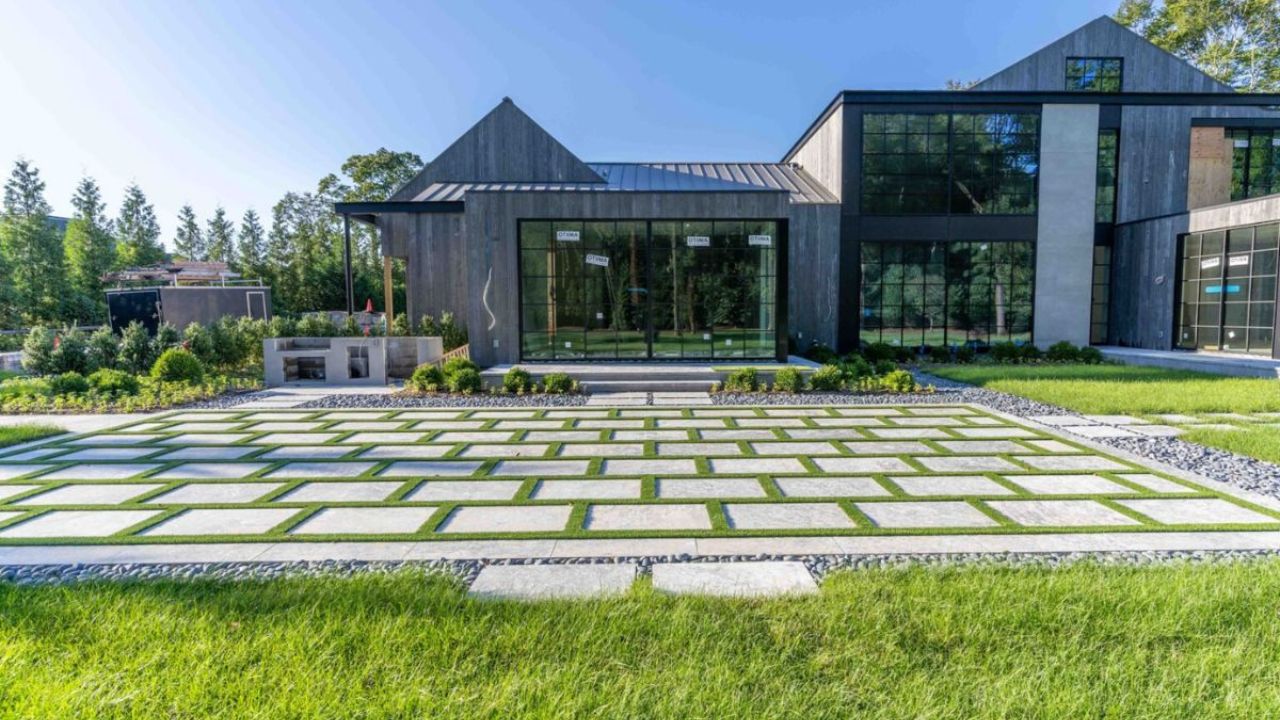 Landscaping Ideas That Pair Perfectly with Light-Colored Pavers