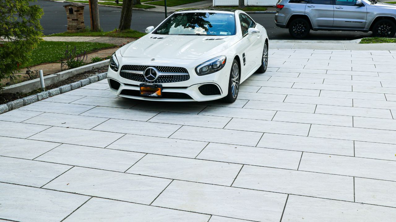 Large rectangular slabs with minimal joint lines