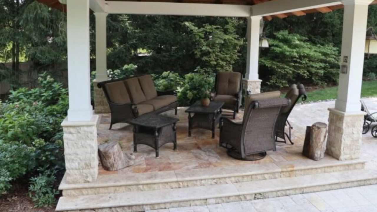 Seamless patio design with extended stone pattern and natural edge definition