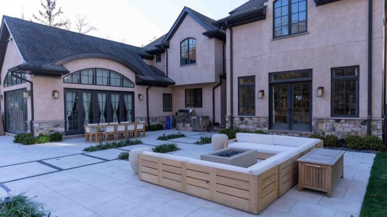 12 Outdoor Living Area Ideas Using Stone & Porcelain Pavers Courtyard Patio Ideas Using Natural Stone and Porcelain Pavers