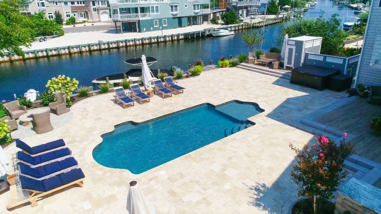 Best Natural Stone Choices for Outdoor Shower Flooring (1)