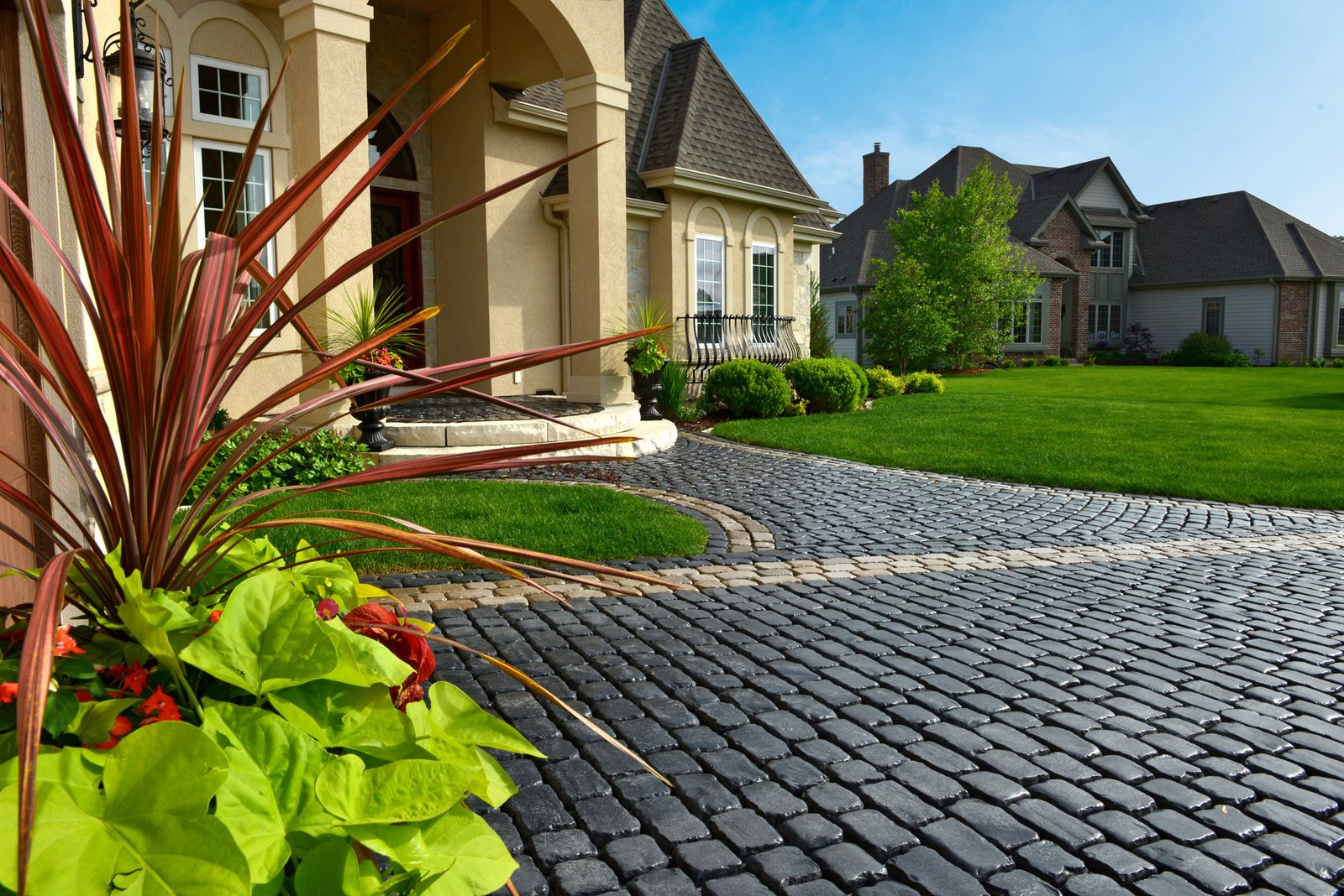 Granite Pavers for Driveway used in Contruction
