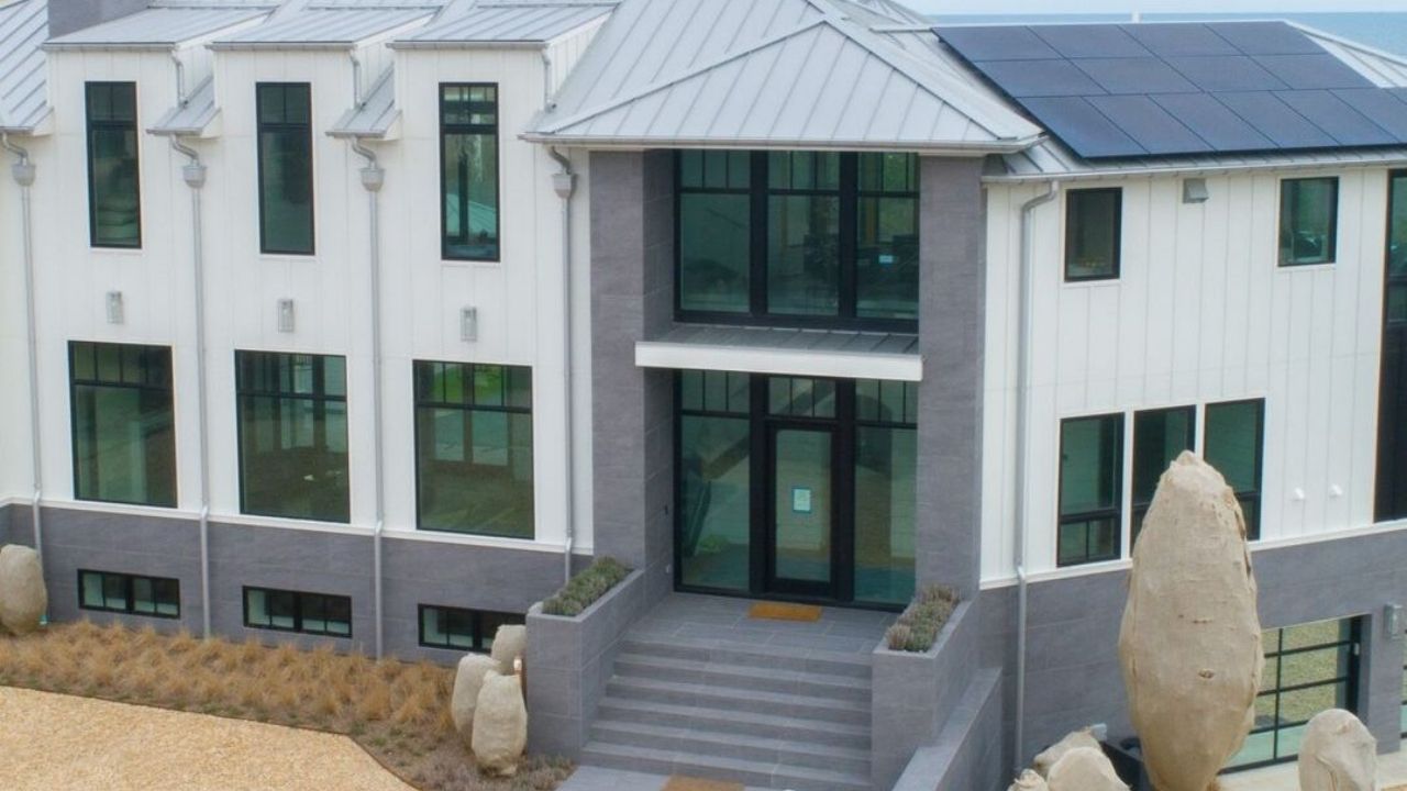 Light Stone Pavers with Dark Grey Porcelain Facades