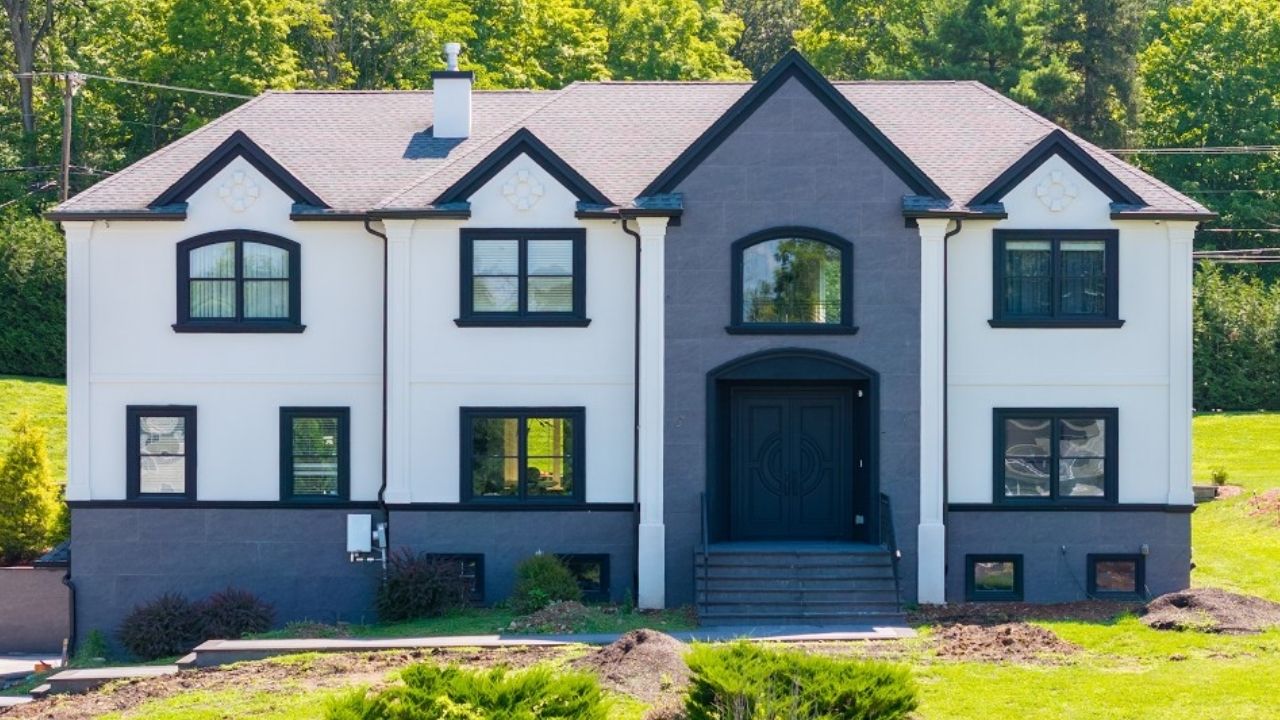 Modern Facade Ideas Using Natural Stone and Porcelain Pavers